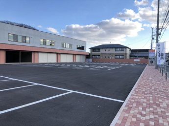 【駐車場】