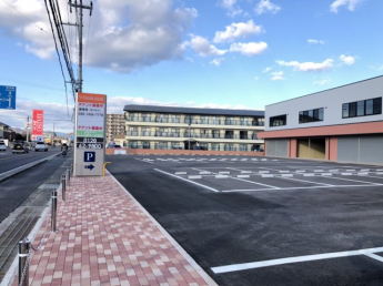【駐車場】