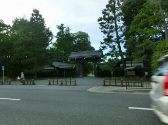 京都御所まで1310m