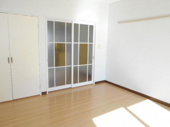 ＤＫと居室の間のガラス戸がいい感じです