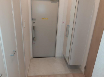 シンプルで使いやすい玄関です