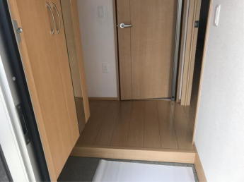 シューズボックス付き。