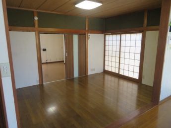 １３．５帖のリビングダイニング