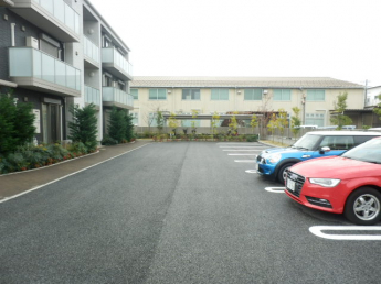 【駐車場】