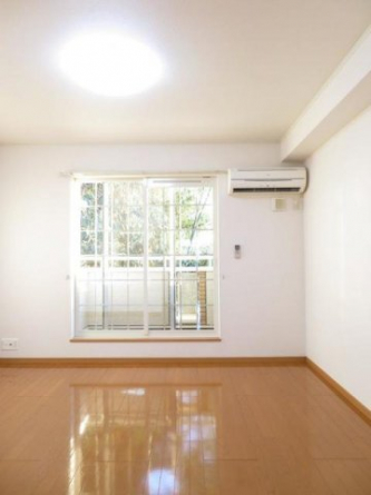 こちらの居間で趣味の時間をお楽しみください