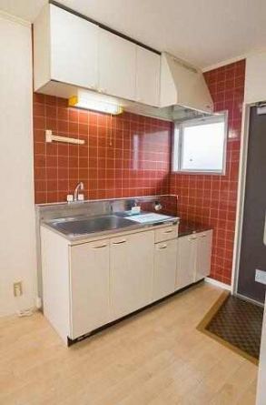 窓があるので明るいです。※他のお部屋の写真となります。