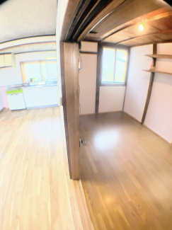 ストック品の収納場所などに重宝します