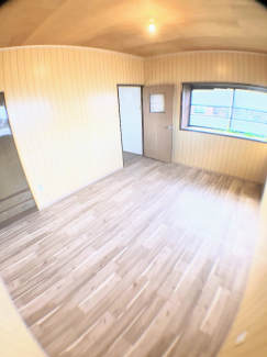 スタンダードな洋室です