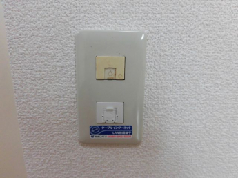 インターネット使用料不要です。