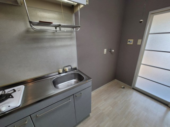 キッチン横は冷蔵庫と室内洗濯機置き場になっています。
