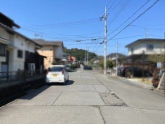 【前面道路含む現地写真】