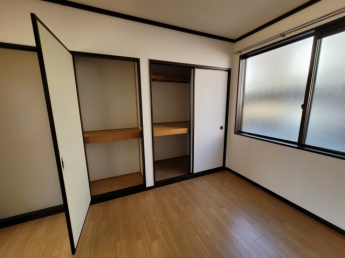 押入と物入があります