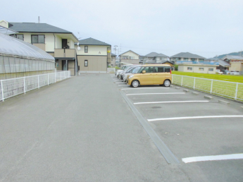 【駐車場】