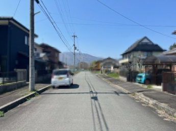 【前面道路含む現地写真】