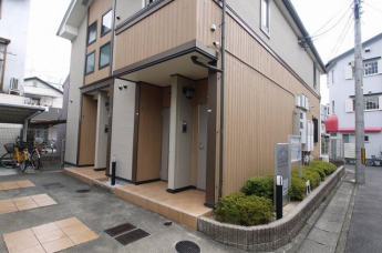 清潔なエントランスです
