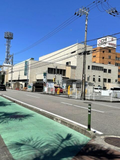 伊予銀行新居浜支店まで344m