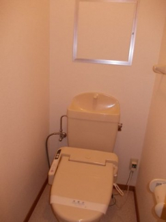 ゆったりとした空間のトイレです