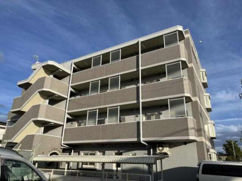 おしゃれなグレーのマンションです♪