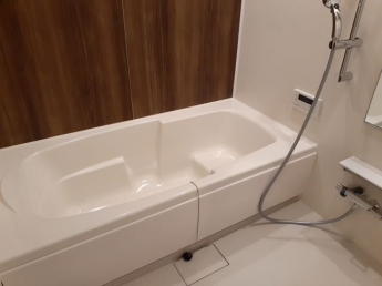 落ち着いた空間のお風呂です