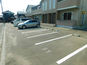 【駐車場】