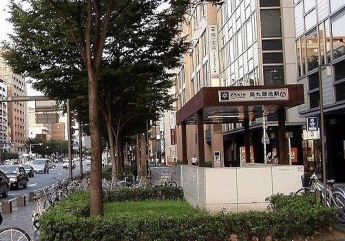 京都市営地下鉄烏丸御池駅まで700m