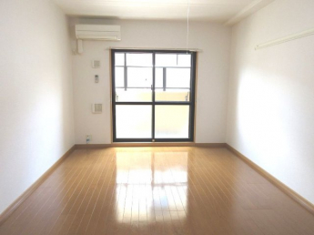 こちらの居間で趣味の時間をお楽しみください