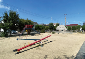 了玄田公園。キャッチボールや鬼ごっこも出来るとても広い公園です。まで480m