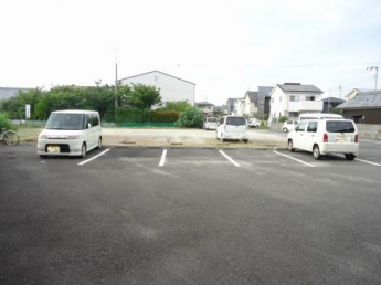 【駐車場】