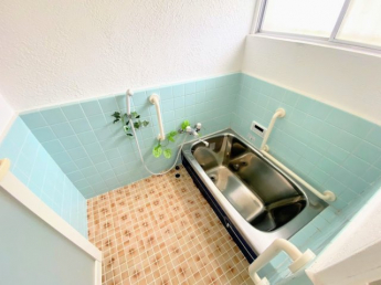 ゆったり過ごせるお風呂です