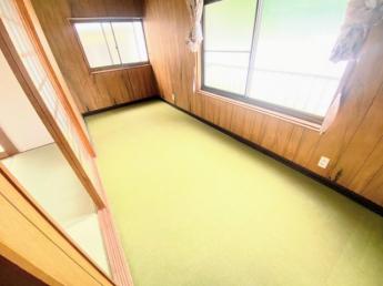 使い勝手のいい洋室です