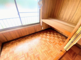 個人の部屋や寝室として使える洋室です