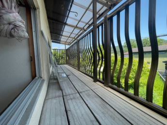 お洗濯にも便利なバルコニー付き