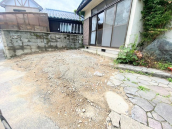 駐車場に車を止められます