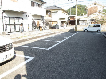 【駐車場】