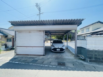 車をお持ちの方に嬉しい駐車場付きの物件です