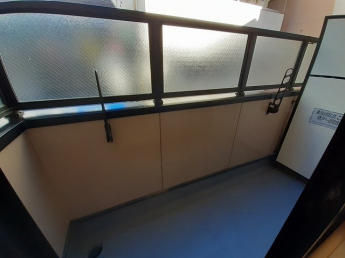 落ち着いた時間を過ごせるバルコニーです