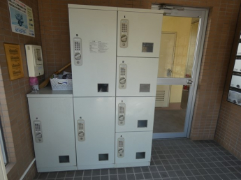 宅配BOXあります☆