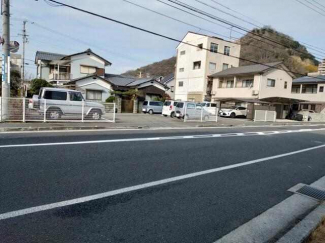 駐車場東側から撮影しています♪松山北条線に面しています♪