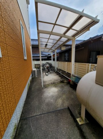 屋根付きの駐輪場です