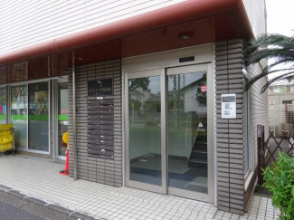 オートロック付のマンションです。