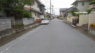 【前面道路含む現地写真】