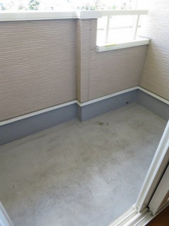 落ち着いた時間を過ごせるバルコニーです