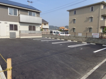 【駐車場】