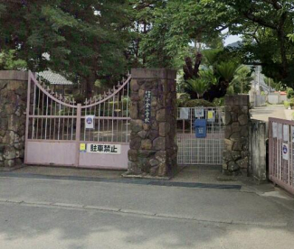 和歌山市立小倉小学校まで554m
