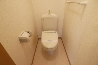 清潔感のあるトイレです