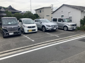 【駐車場】