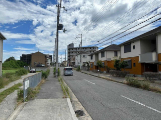 東向き道路