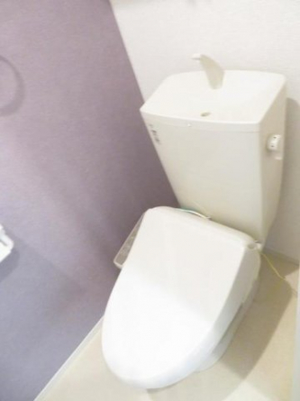 コンパクトで使いやすいトイレです