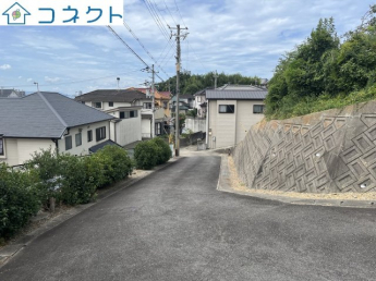 【前面道路含む現地写真】