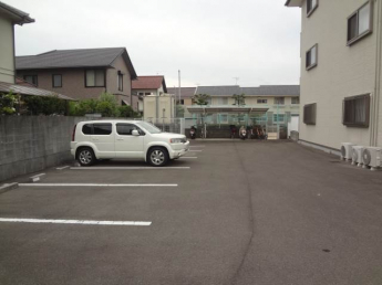 【駐車場】